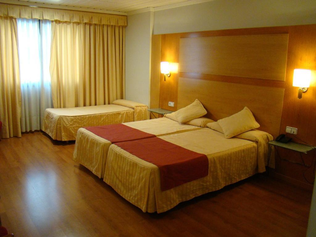 אלקוי Hotel Reconquista חדר תמונה